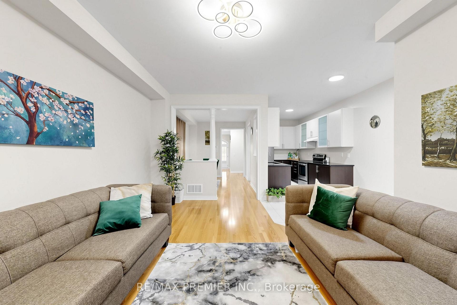Photo 8 of 5 Hatton Garden Road, Vaughan, Vellore Village — HOMEH