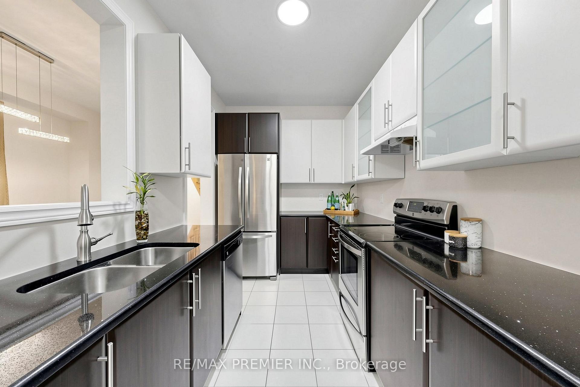 Photo 11 of 5 Hatton Garden Road, Vaughan, Vellore Village — HOMEH