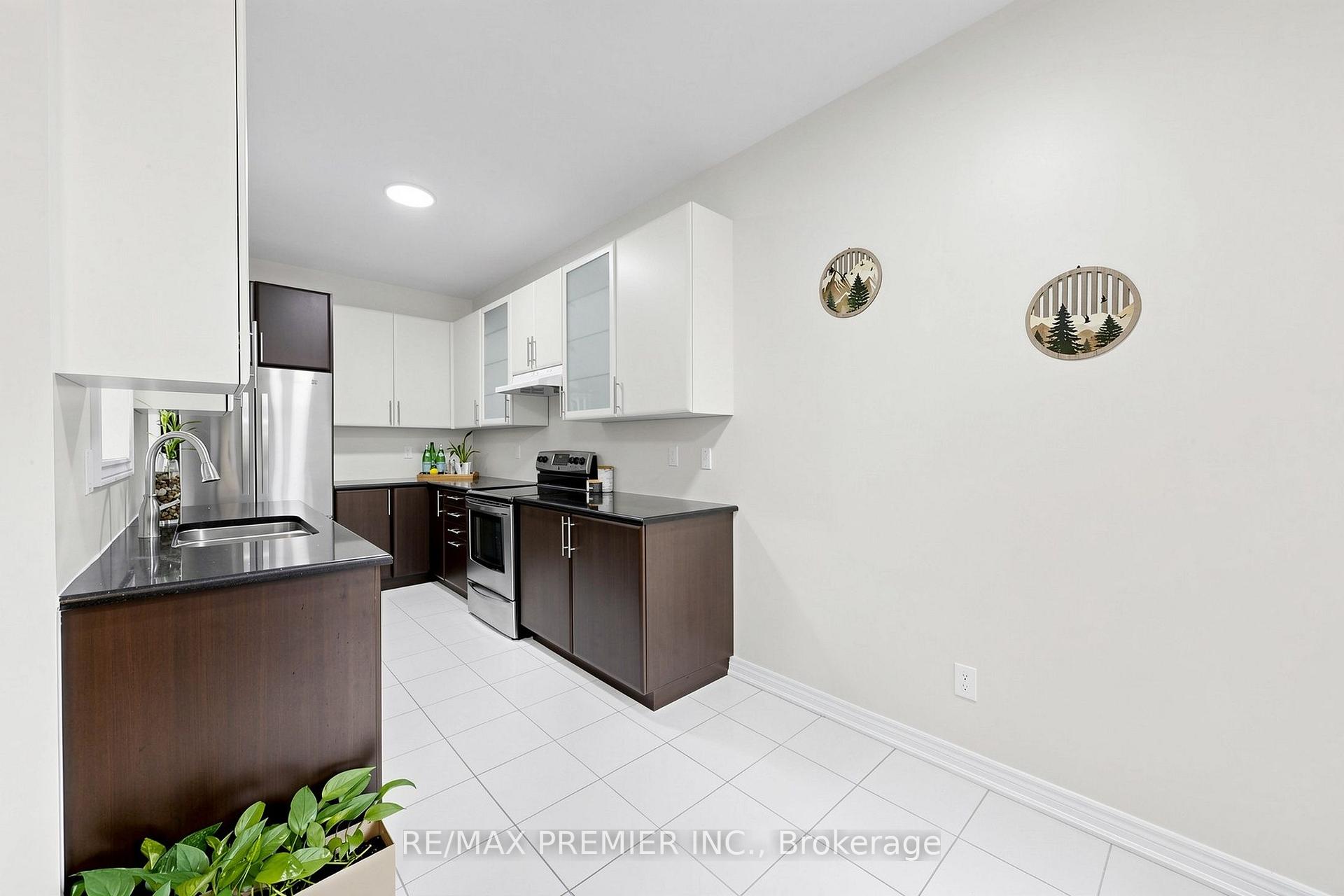 Photo 16 of 5 Hatton Garden Road, Vaughan, Vellore Village — HOMEH