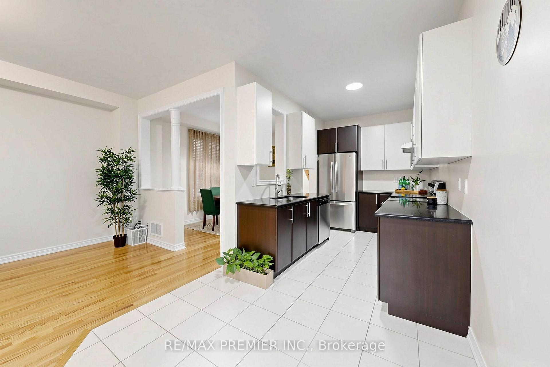 Photo 17 of 5 Hatton Garden Road, Vaughan, Vellore Village — HOMEH
