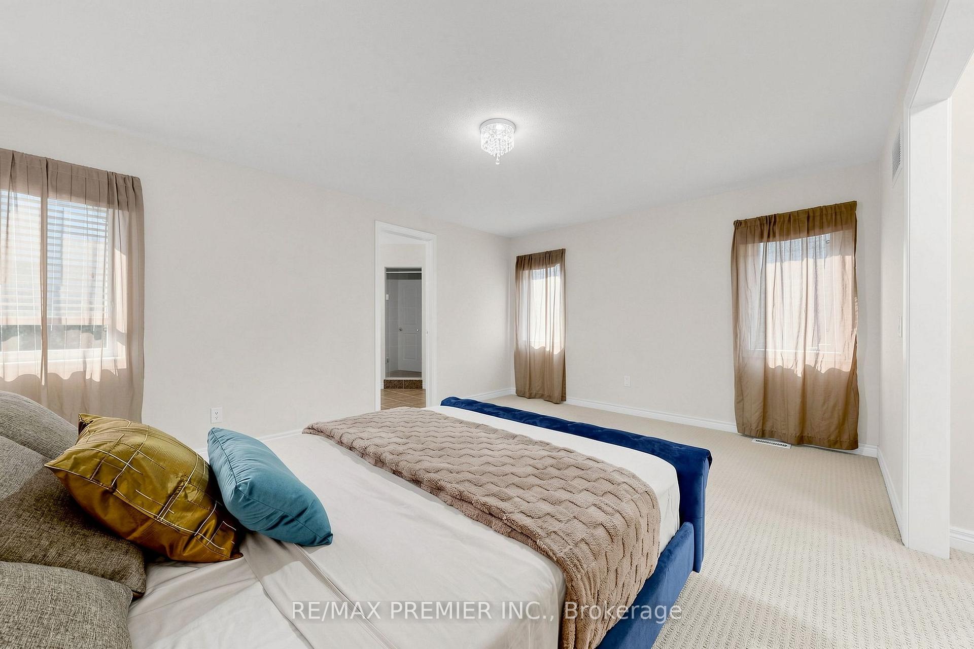 Photo 31 of 5 Hatton Garden Road, Vaughan, Vellore Village — HOMEH