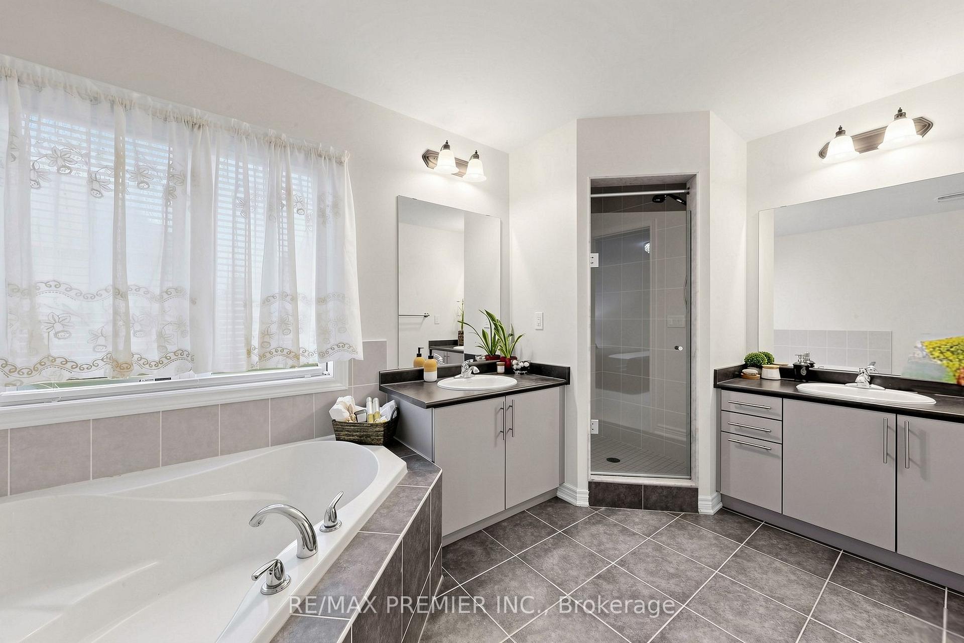 Photo 33 of 5 Hatton Garden Road, Vaughan, Vellore Village — HOMEH
