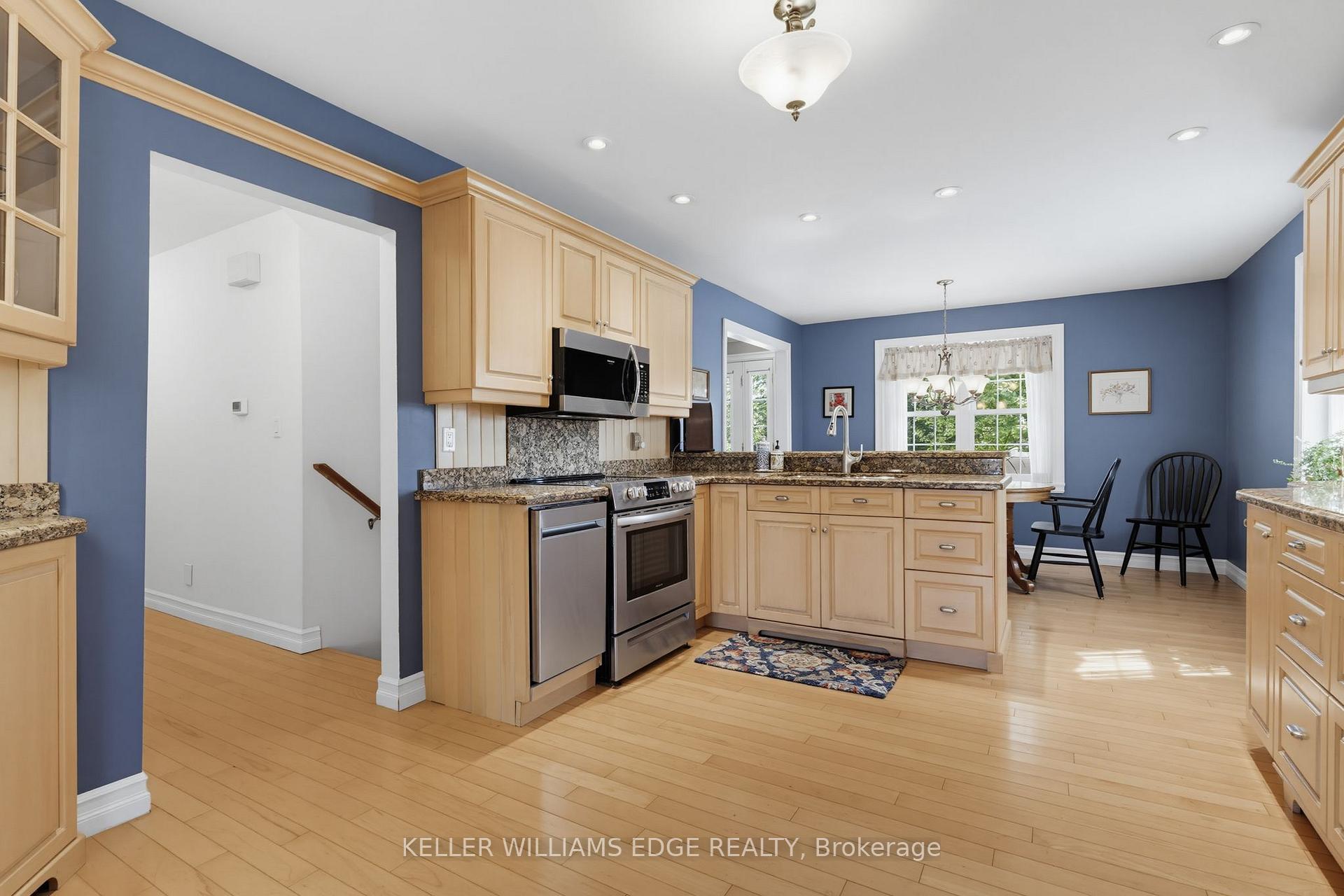 Photo 15 of 5276 Dickenson Road E, Hamilton, Rural Glanbrook — HOMEH