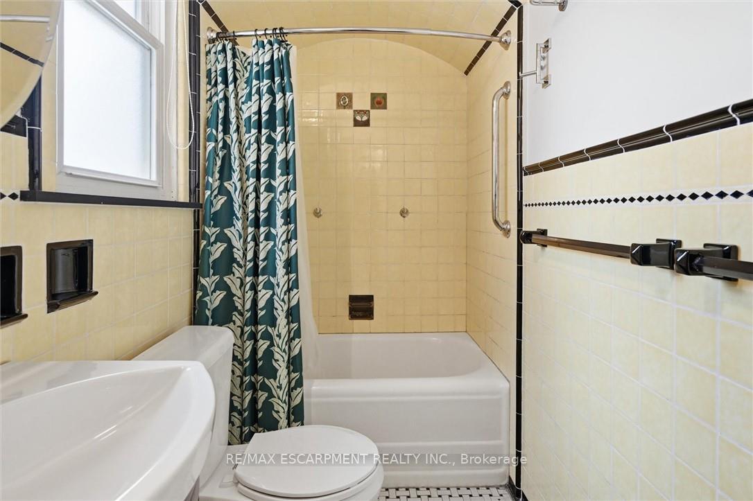 Photo 17 of 81 Carrick Avenue, Hamilton, Stipley — HOMEH
