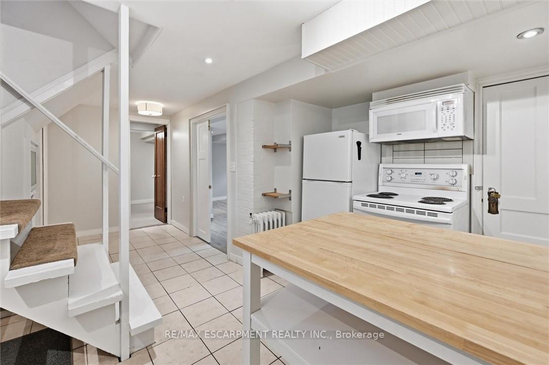 Photo 18 of 81 Carrick Avenue, Hamilton, Stipley — HOMEH