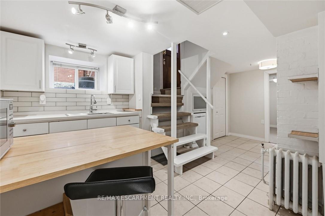 Photo 19 of 81 Carrick Avenue, Hamilton, Stipley — HOMEH
