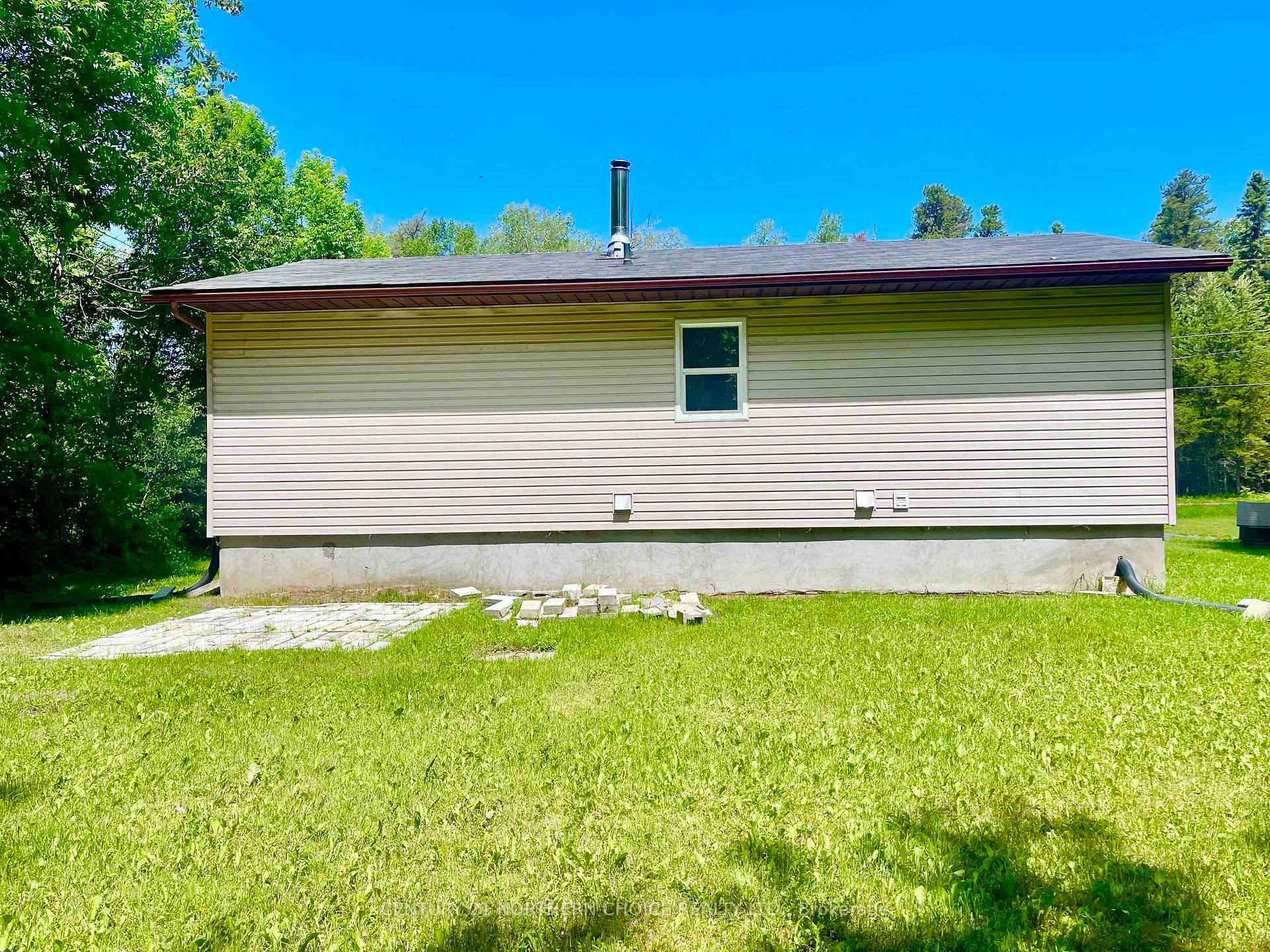 Photo 10 of 297 Cemetery Road, Kenora Remote Area, Dinorwic — HOMEH