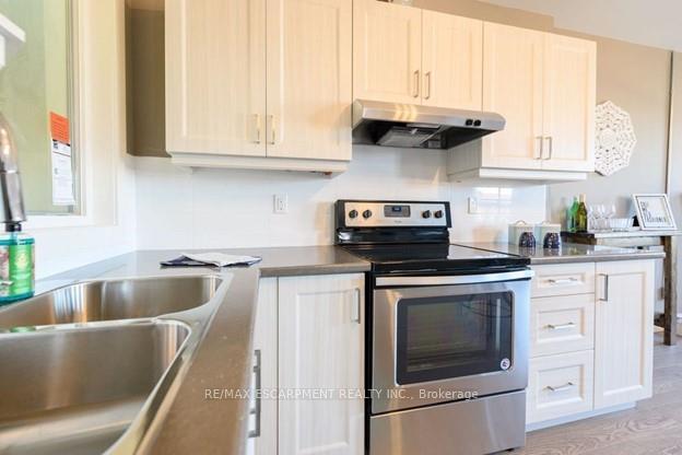 Photo 4 of Unit 1006, 1000 King Street E, Hamilton, Stipley — HOMEH