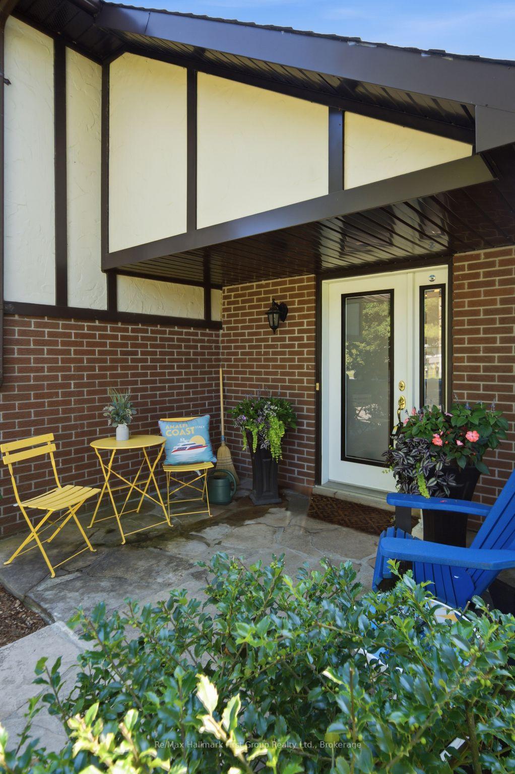 Photo 3 of 2772 Division Street N, Hamilton Township, Rural Hamilton — HOMEH