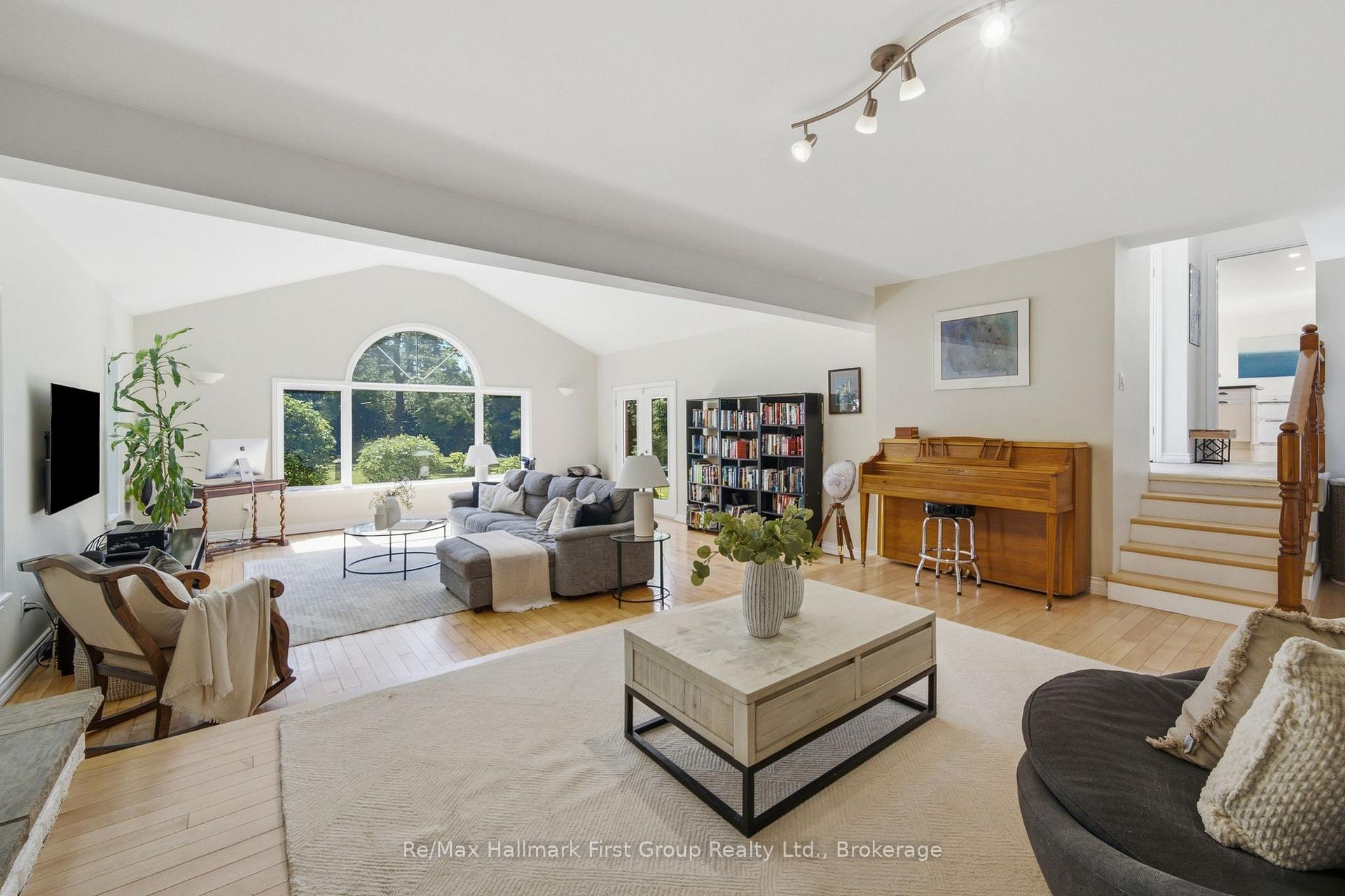 Photo 18 of 2772 Division Street N, Hamilton Township, Rural Hamilton — HOMEH