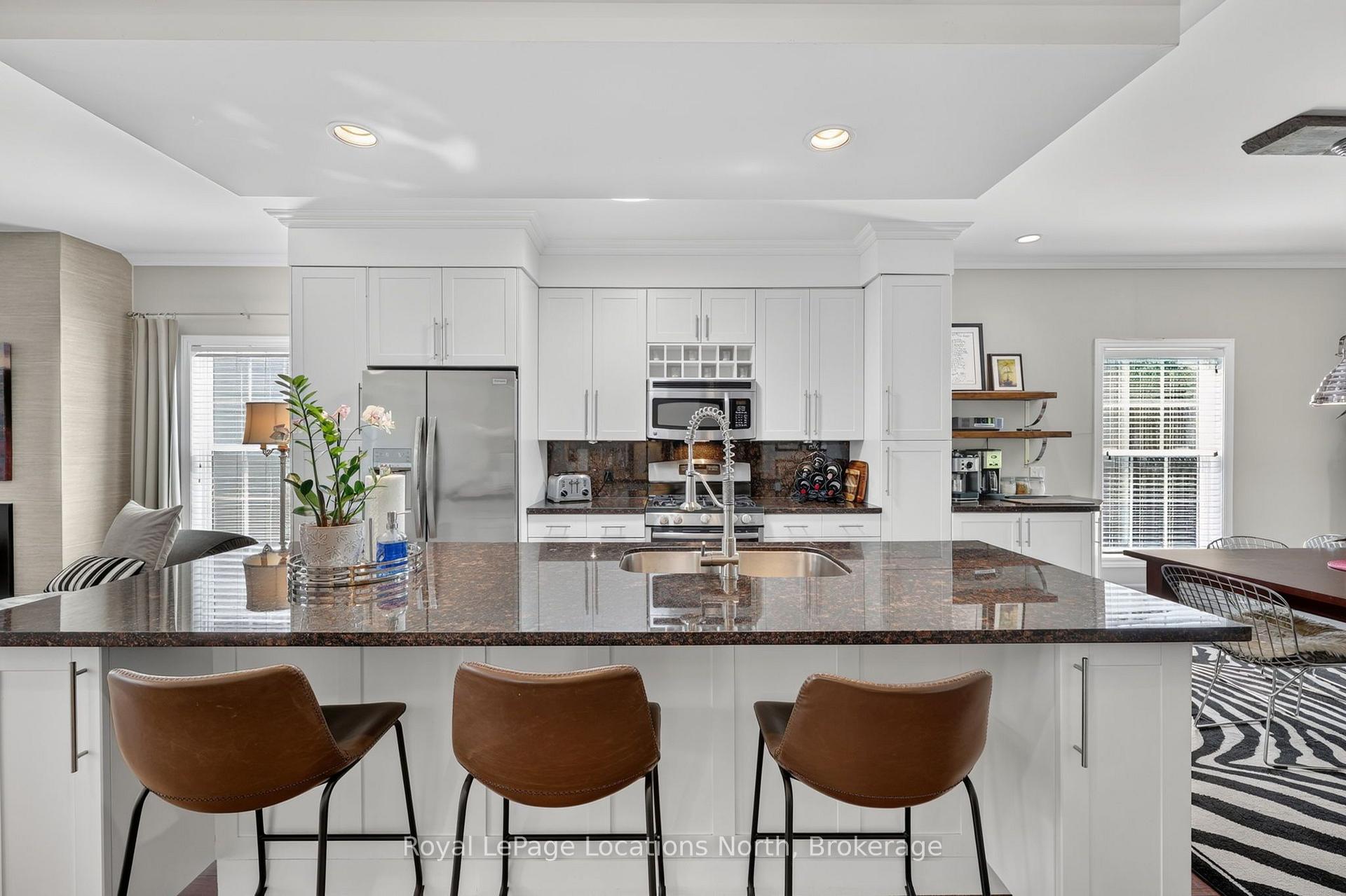 Photo 8 of 85 Findlay Drive, Collingwood — HOMEH