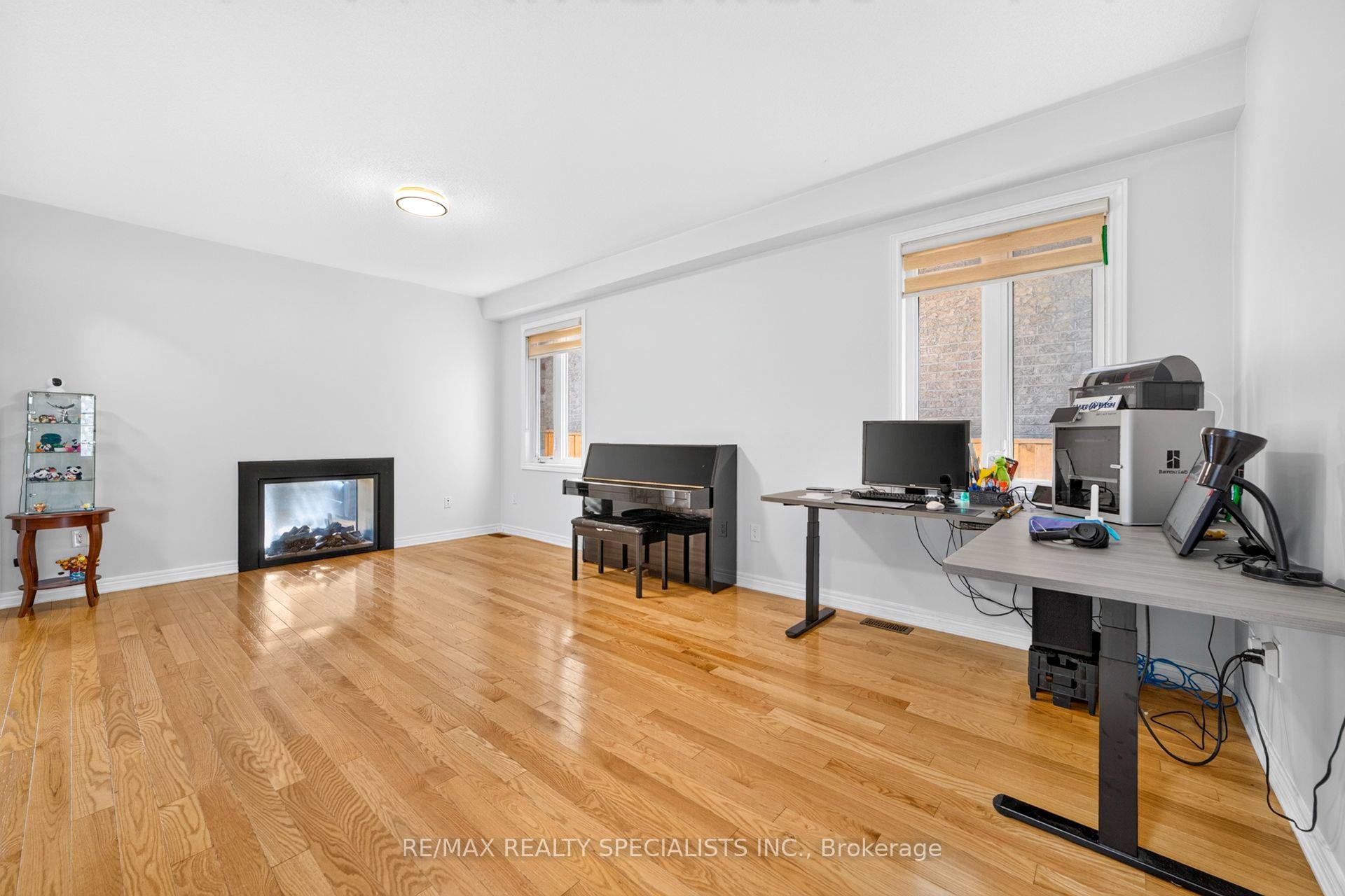Photo 7 of 17 Tysonville Circle, Brampton, Northwest Brampton — HOMEH