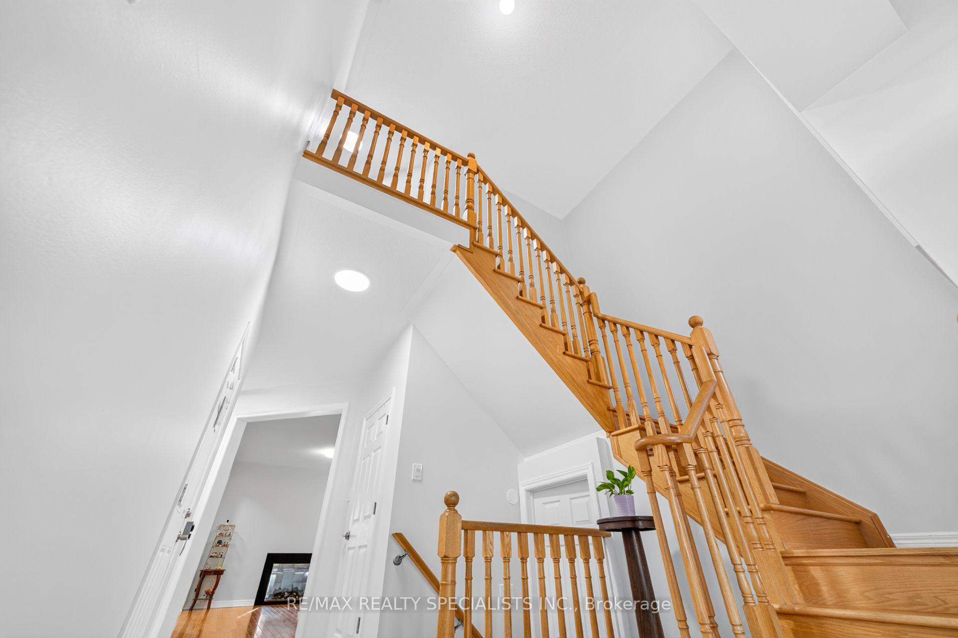 Photo 18 of 17 Tysonville Circle, Brampton, Northwest Brampton — HOMEH