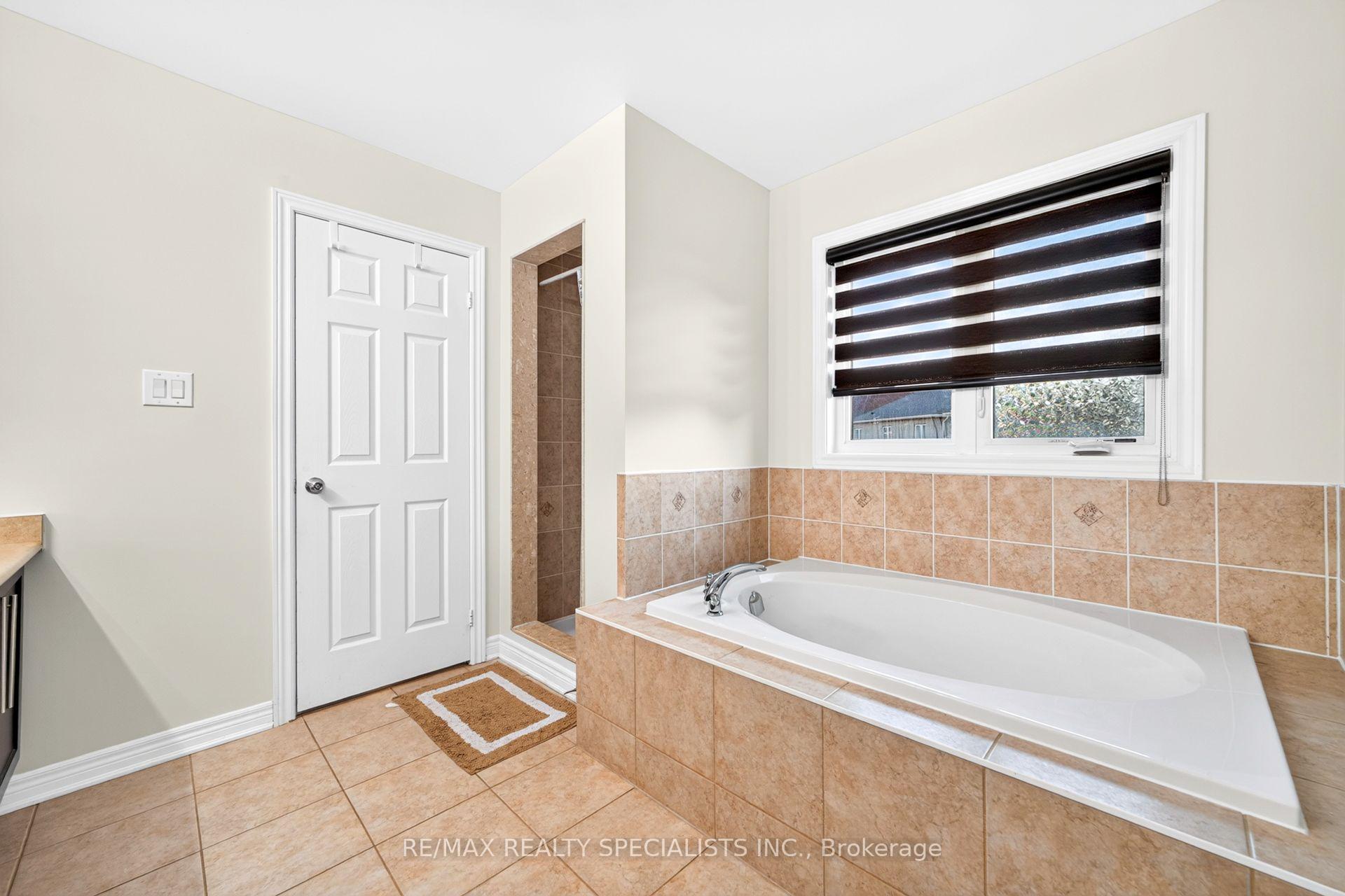 Photo 24 of 17 Tysonville Circle, Brampton, Northwest Brampton — HOMEH