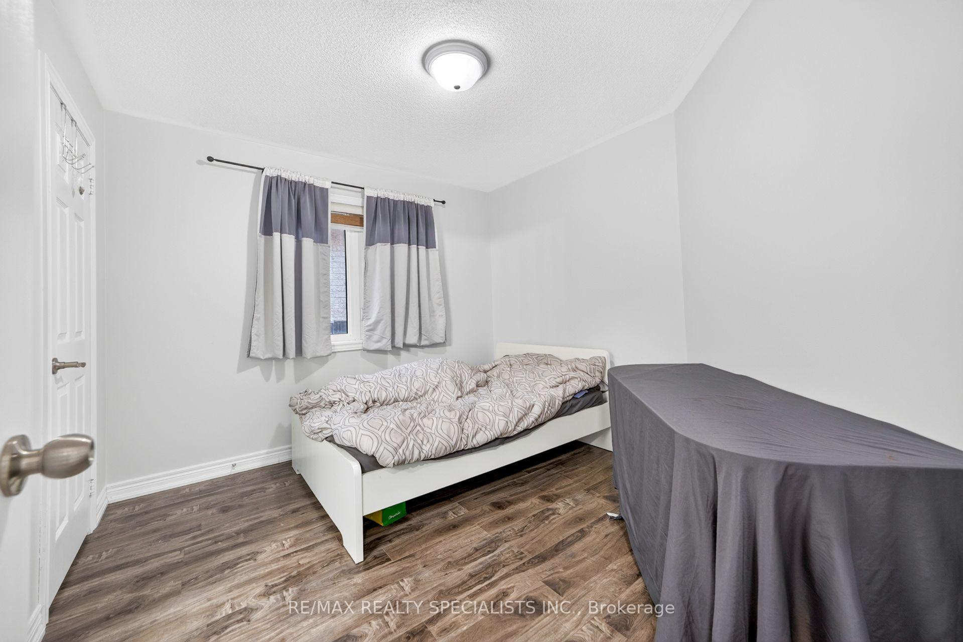 Photo 31 of 17 Tysonville Circle, Brampton, Northwest Brampton — HOMEH