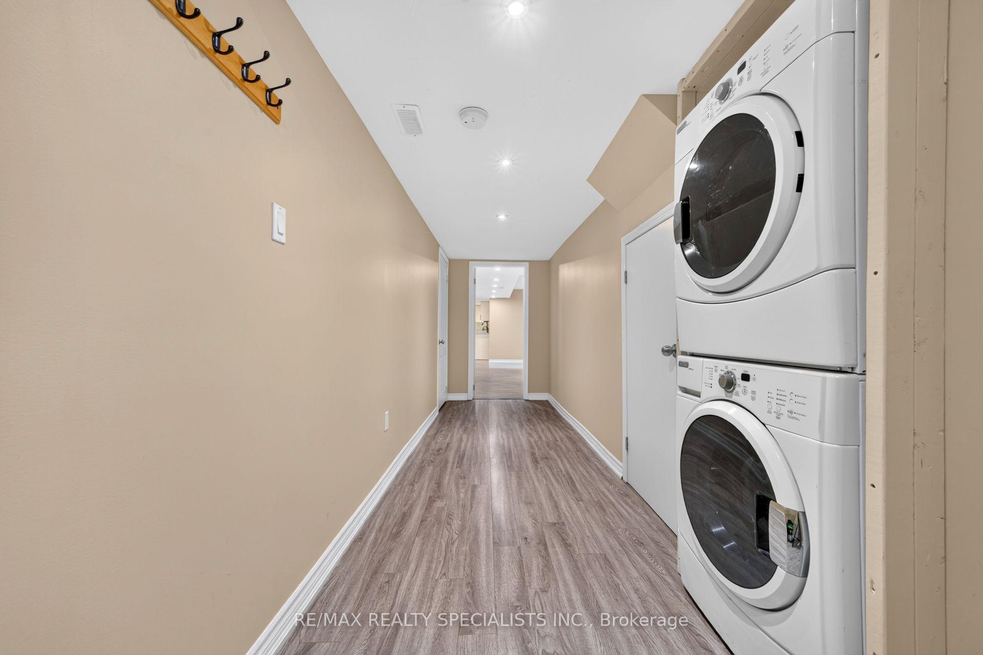 Photo 35 of 17 Tysonville Circle, Brampton, Northwest Brampton — HOMEH