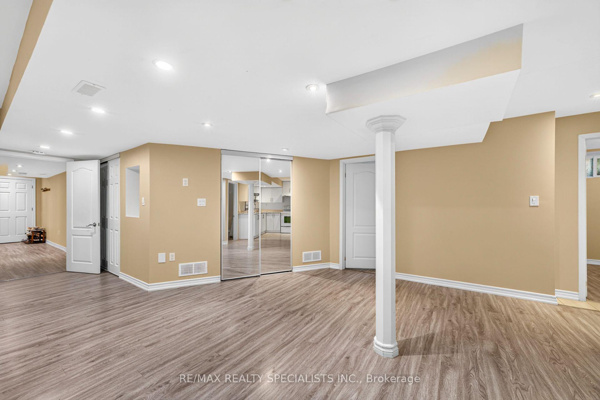 Photo 37 of 17 Tysonville Circle, Brampton, Northwest Brampton — HOMEH