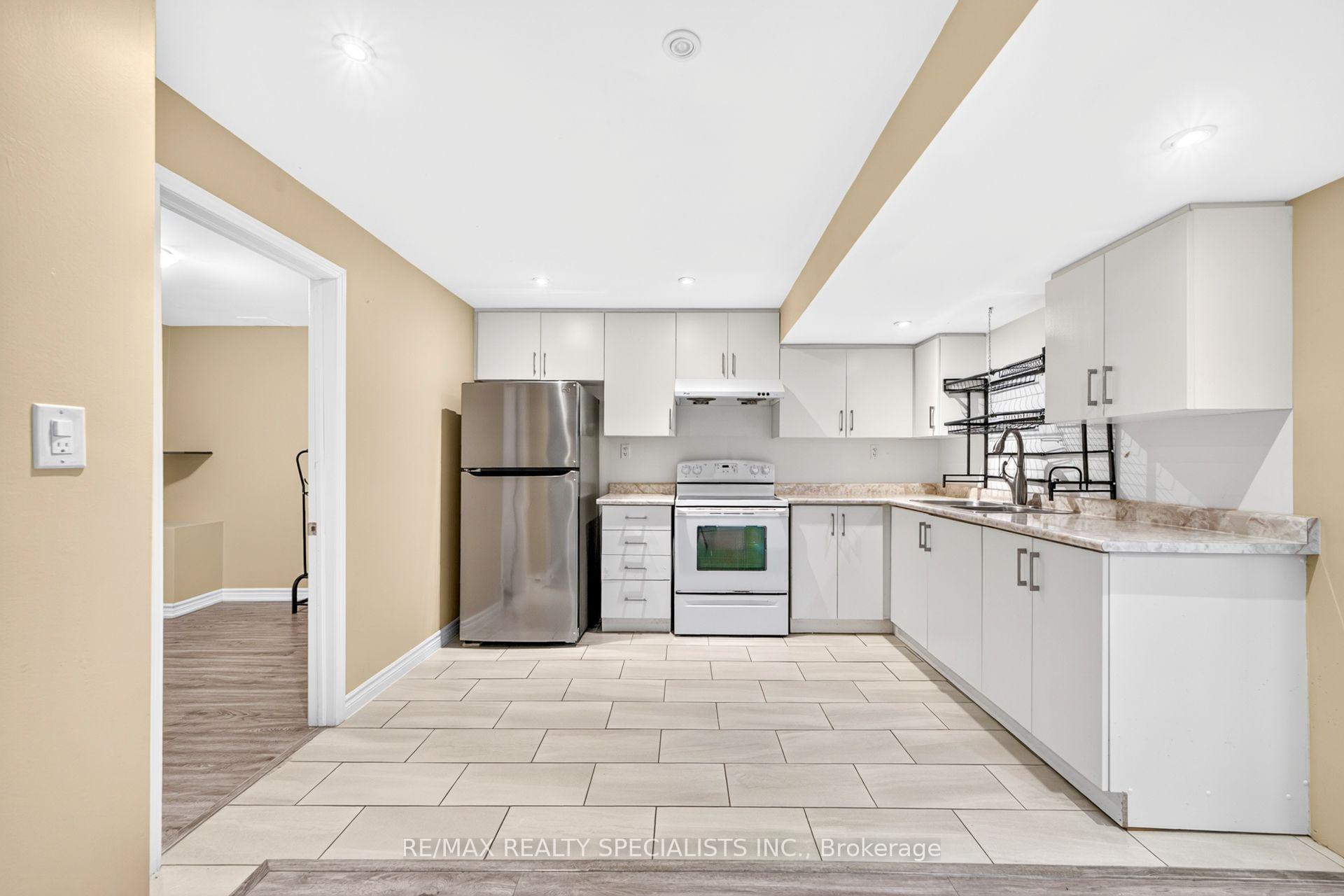 Photo 38 of 17 Tysonville Circle, Brampton, Northwest Brampton — HOMEH