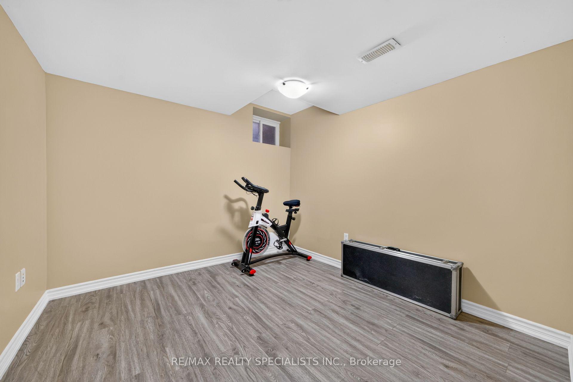 Photo 40 of 17 Tysonville Circle, Brampton, Northwest Brampton — HOMEH