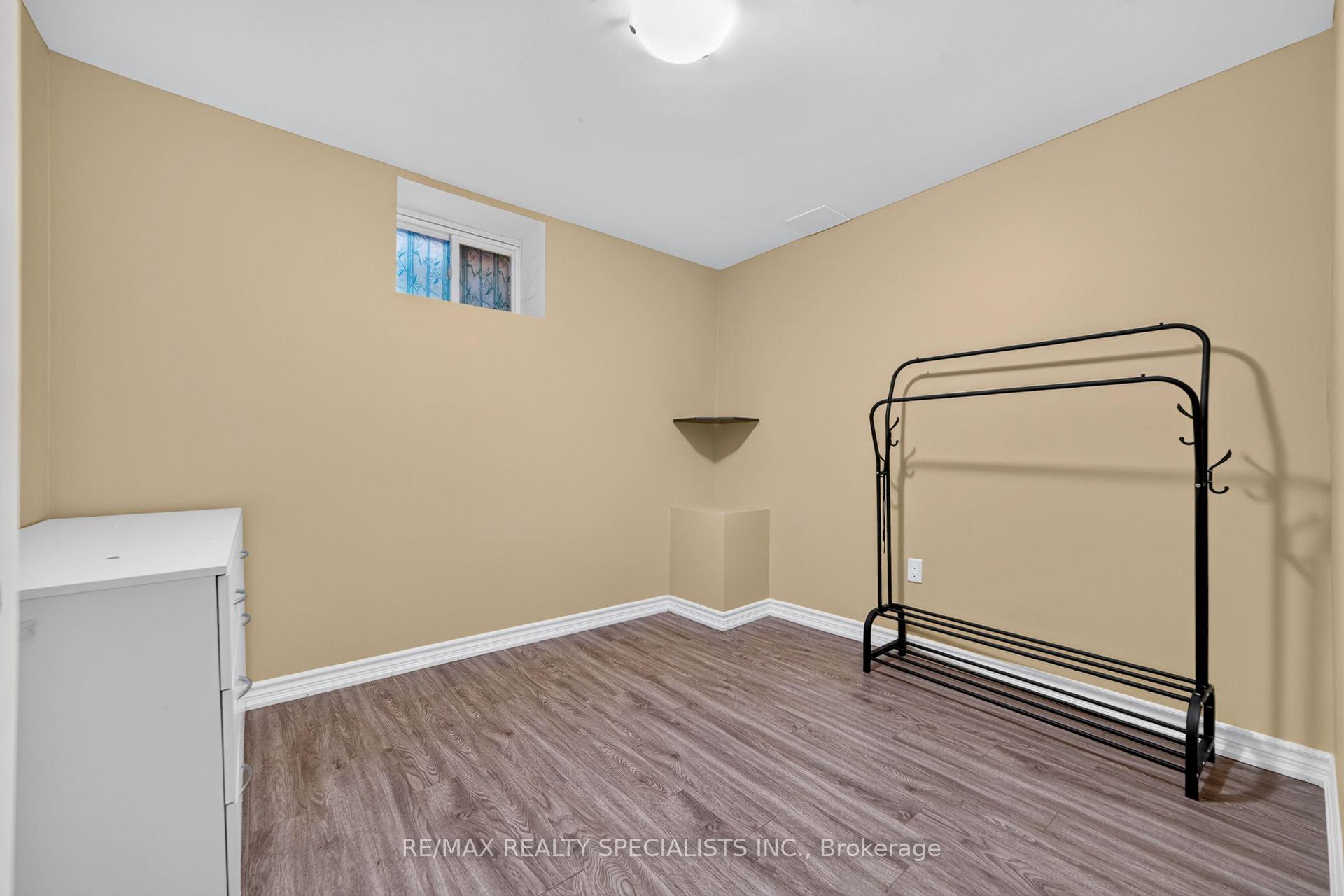 Photo 41 of 17 Tysonville Circle, Brampton, Northwest Brampton — HOMEH