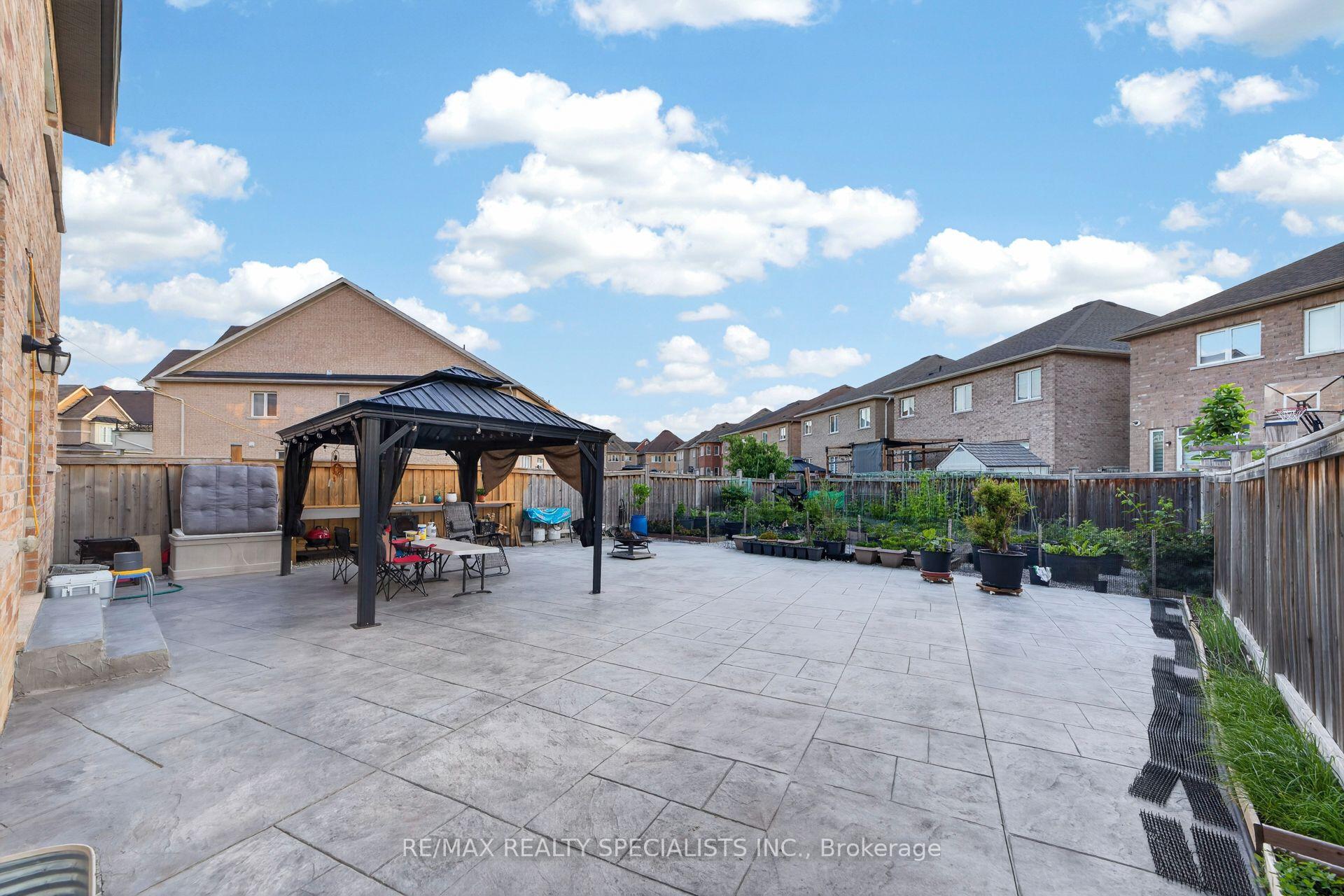 Photo 44 of 17 Tysonville Circle, Brampton, Northwest Brampton — HOMEH