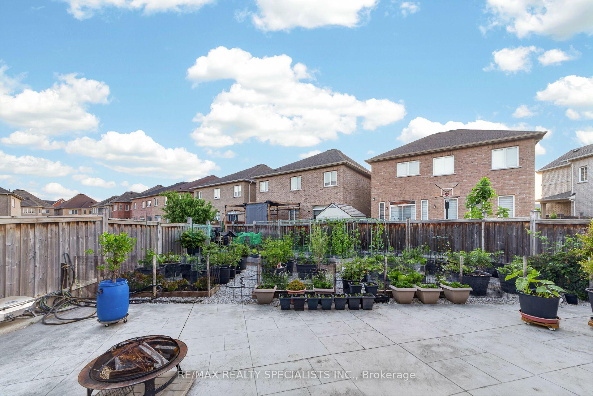 Photo 46 of 17 Tysonville Circle, Brampton, Northwest Brampton — HOMEH