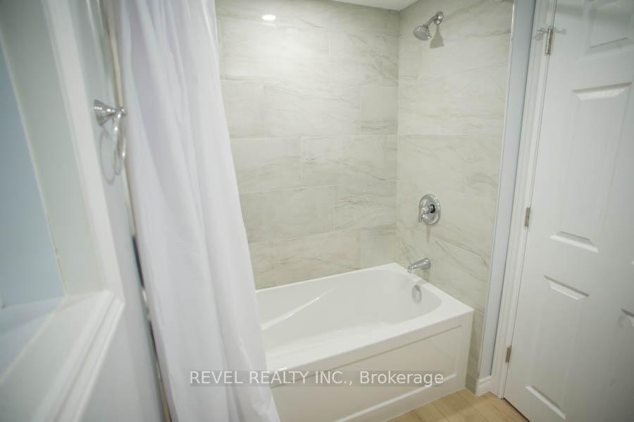 Photo 13 of Unit 3, 415 Chatham Street, Brantford, East Ward — HOMEH