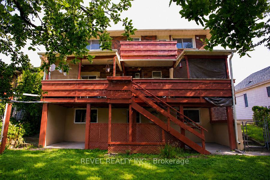 Photo 14 of Unit 3, 415 Chatham Street, Brantford, East Ward — HOMEH
