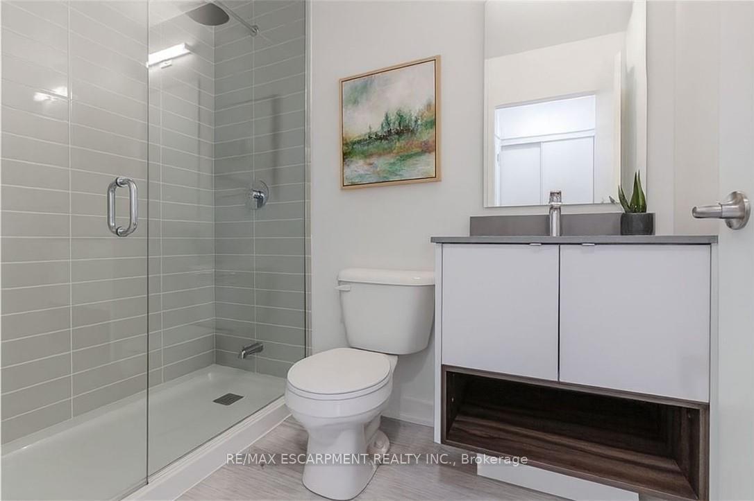 Photo 8 of Unit 105, 1135 Cooke Boulevard, Burlington, LaSalle — HOMEH