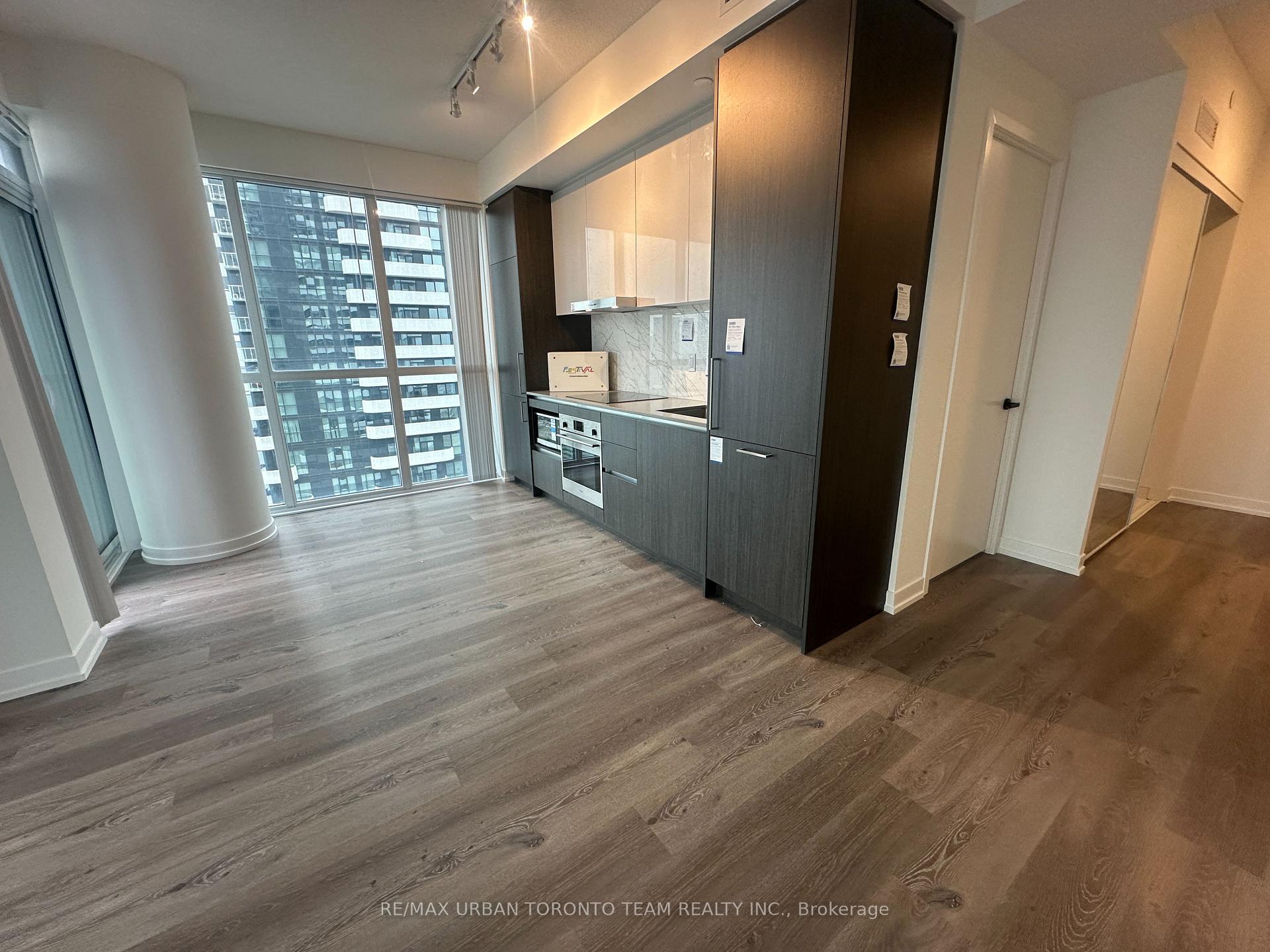 Photo 2 of Unit 4112, 225 Commerce Street, Vaughan, Vaughan Corporate Centre — HOMEH