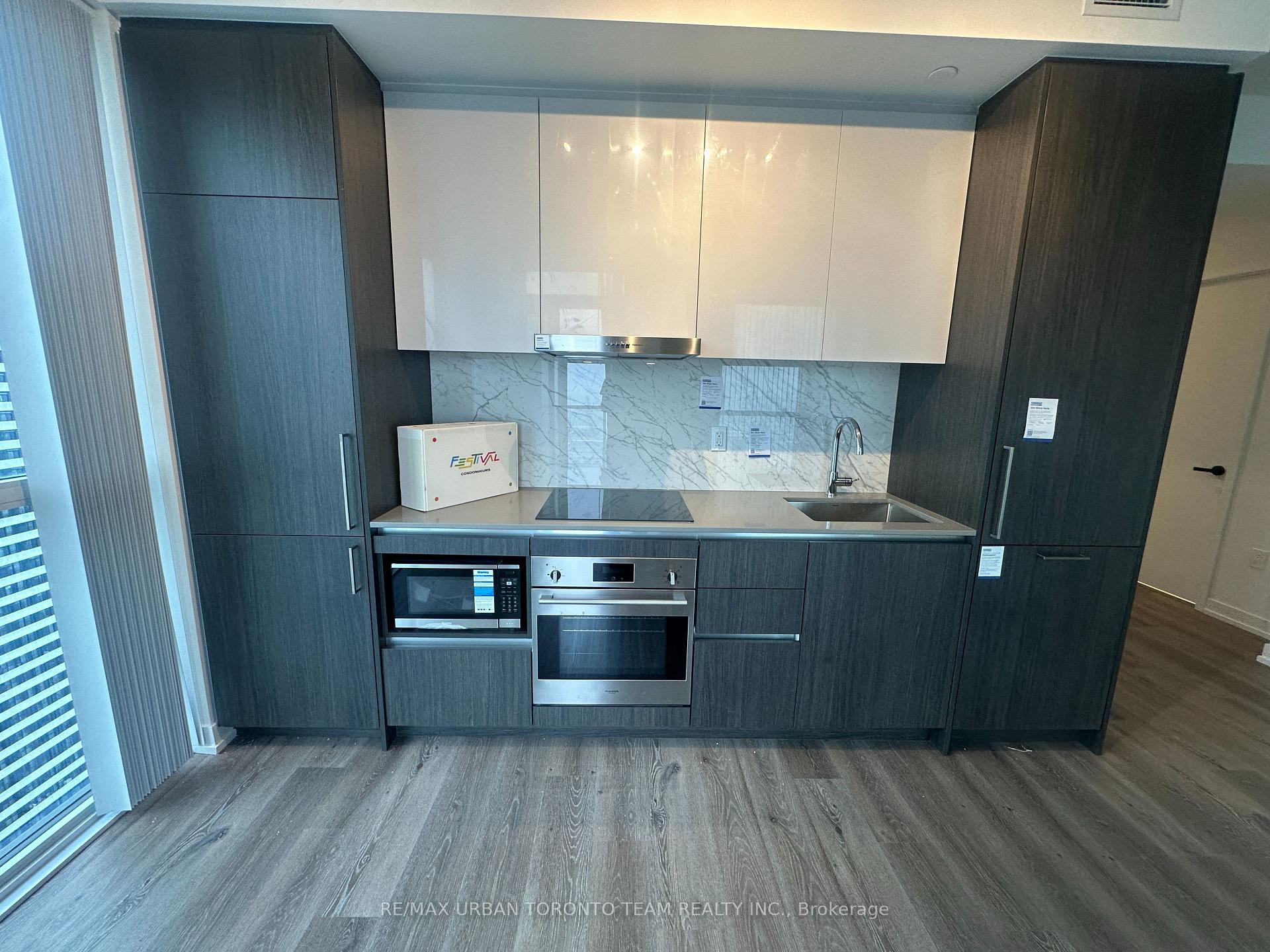 Photo 4 of Unit 4112, 225 Commerce Street, Vaughan, Vaughan Corporate Centre — HOMEH