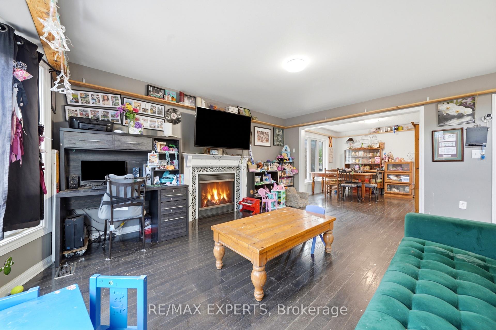 Photo 8 of 27 Kidd Crescent, New Tecumseth, Alliston — HOMEH