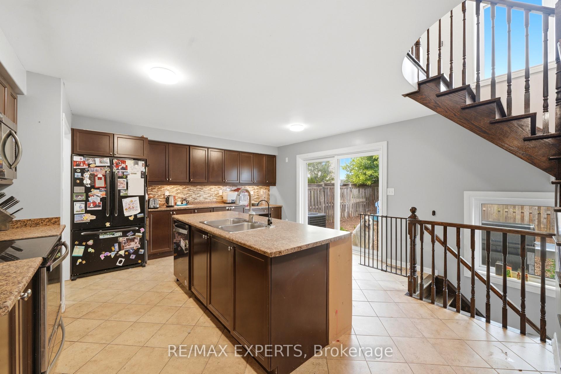 Photo 10 of 27 Kidd Crescent, New Tecumseth, Alliston — HOMEH