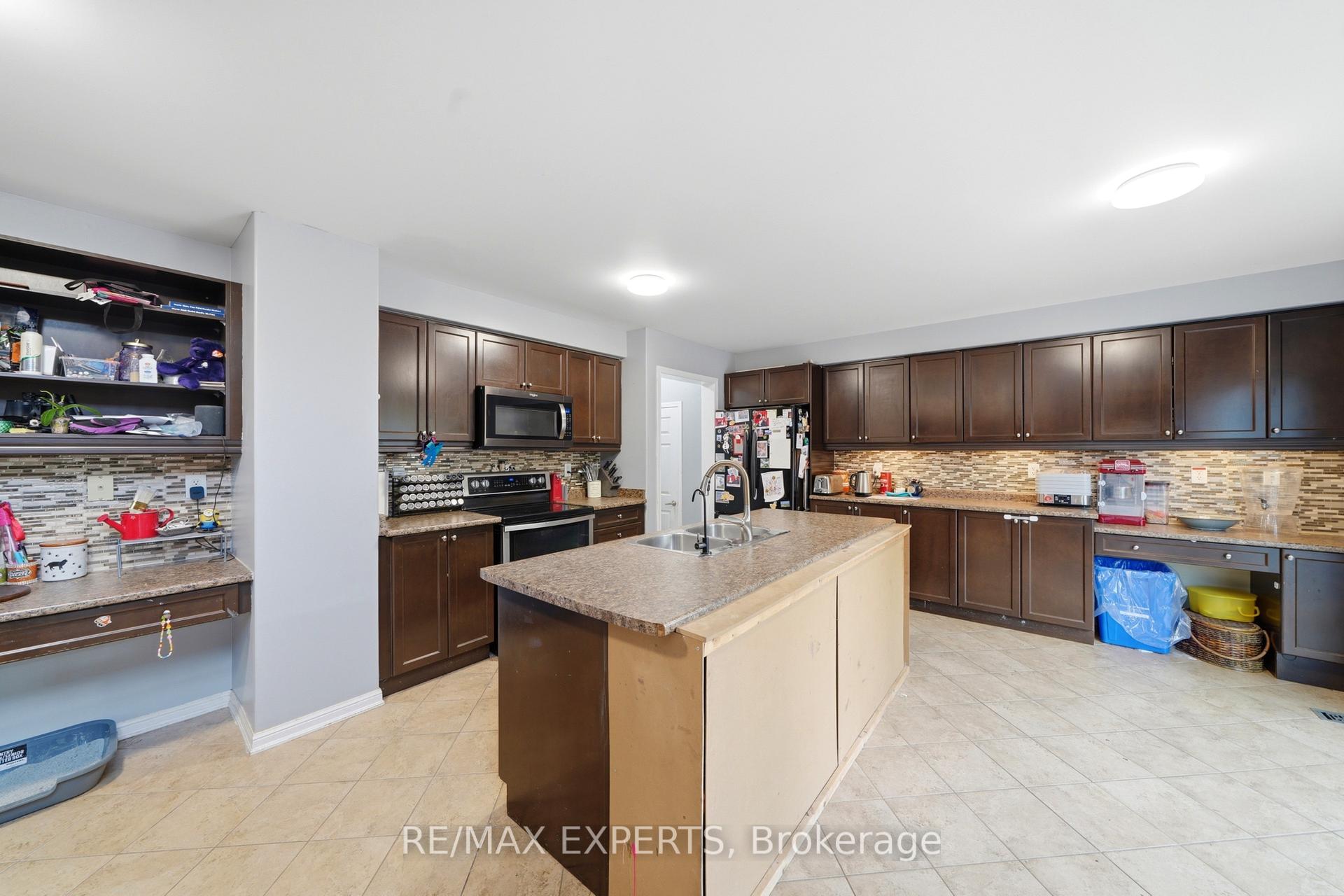 Photo 11 of 27 Kidd Crescent, New Tecumseth, Alliston — HOMEH