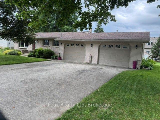 Photo 1 of 31 Lawrence Avenue W, Minto — HOMEH