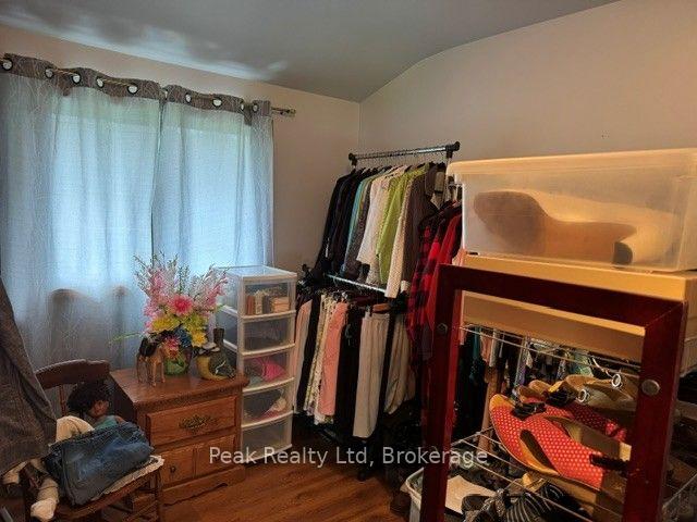 Photo 5 of 31 Lawrence Avenue W, Minto — HOMEH