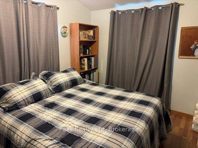 Photo 7 of 31 Lawrence Avenue W, Minto — HOMEH