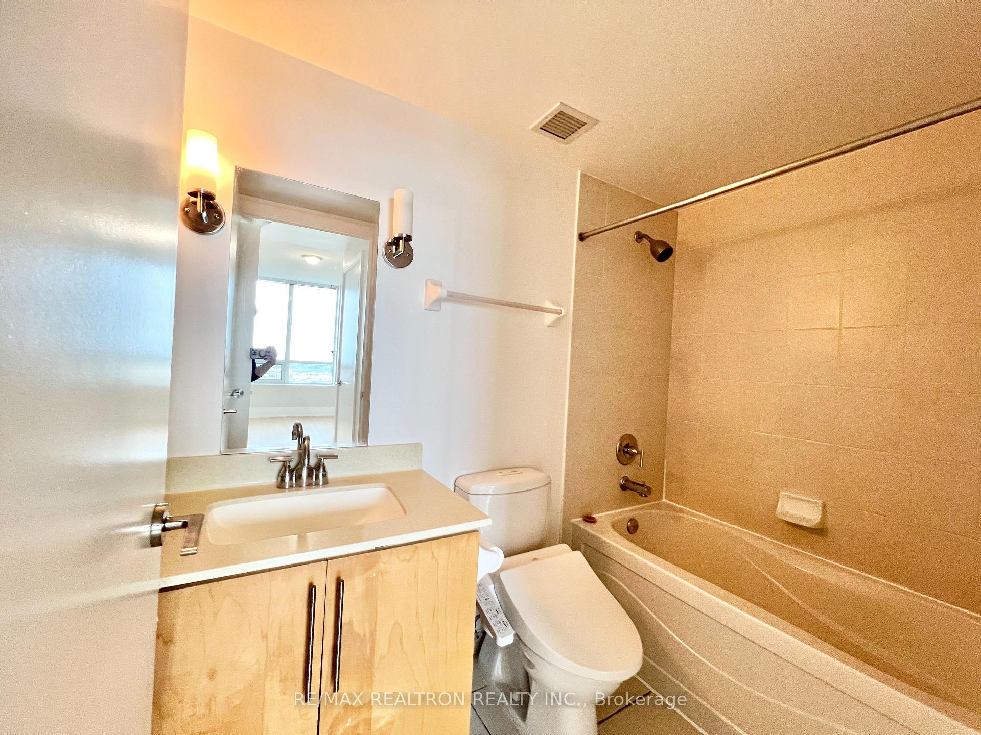Photo 15 of Unit 2553, 25 Viking Lane, Etobicoke, Islington-City Centre West — HOMEH