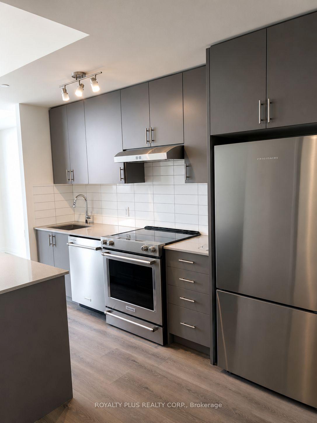 Photo 4 of Unit 11, 9000 Jane Street, Vaughan, Vellore Village — HOMEH