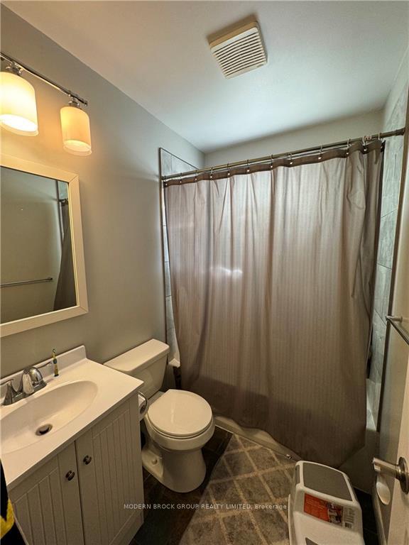 Photo 7 of 784 Comstock Crescent, Brockville, Brockville — HOMEH