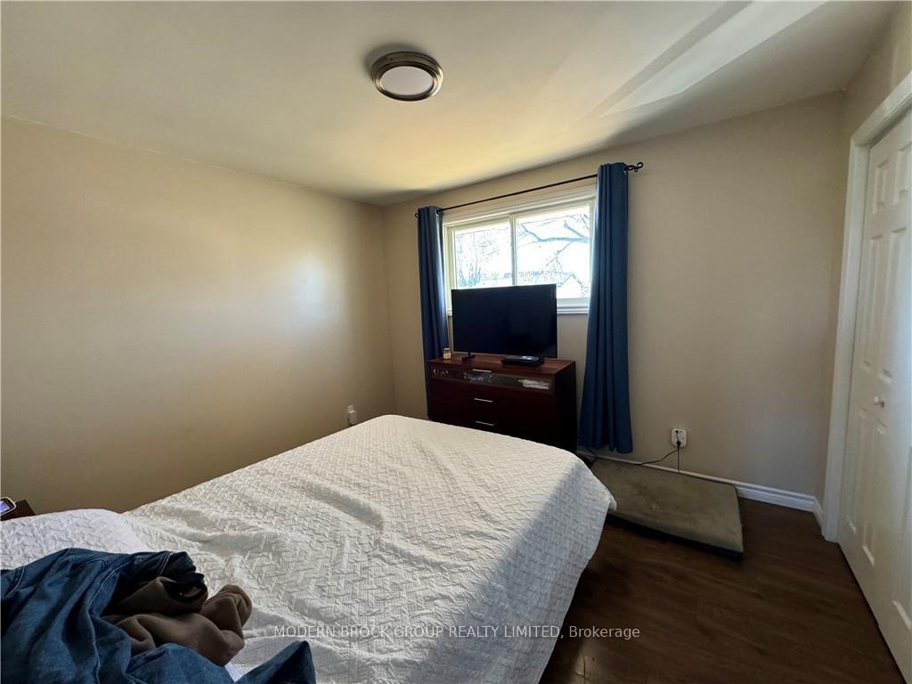 Photo 9 of 784 Comstock Crescent, Brockville, Brockville — HOMEH