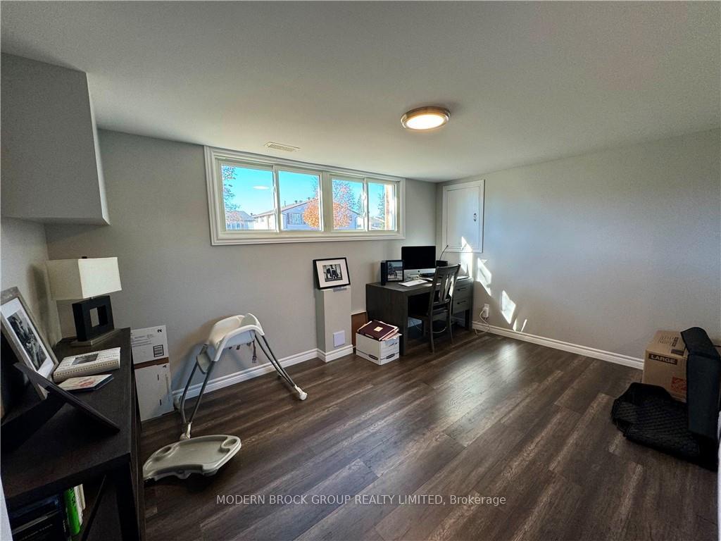 Photo 11 of 784 Comstock Crescent, Brockville, Brockville — HOMEH