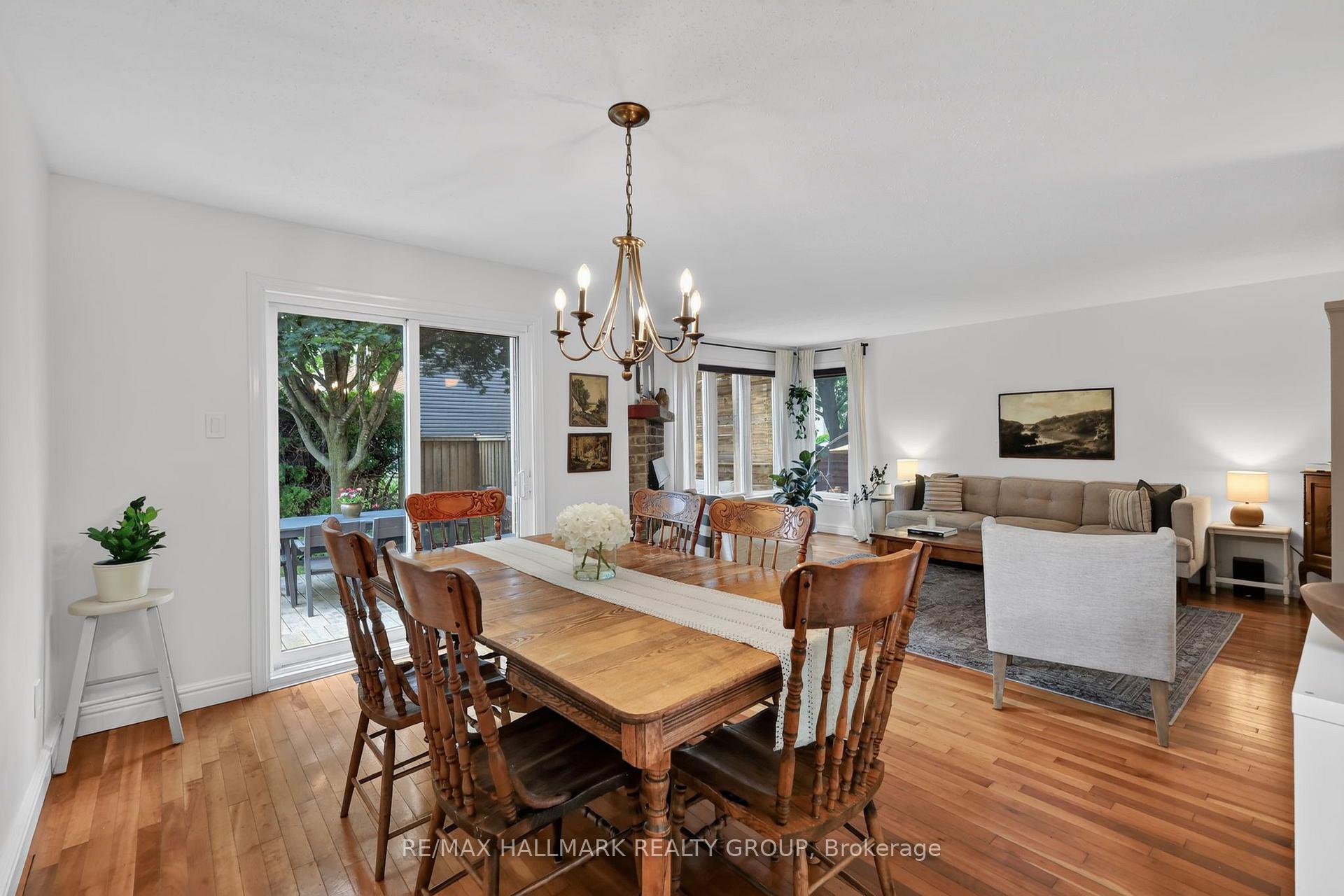 Photo 5 of 6106 Meadowhill Crescent, Ottawa, Chapel Hill — HOMEH