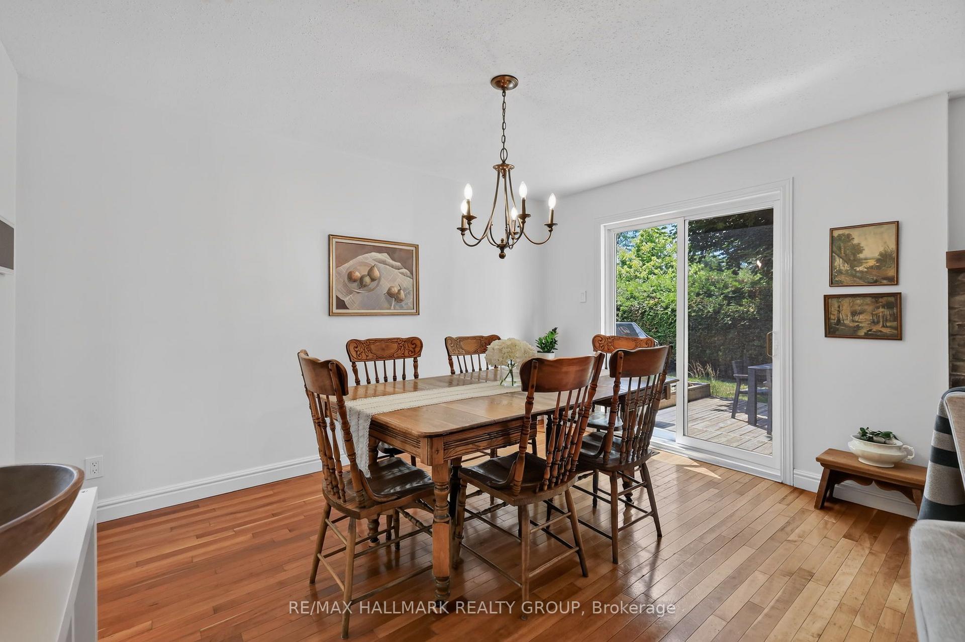 Photo 7 of 6106 Meadowhill Crescent, Ottawa, Chapel Hill — HOMEH