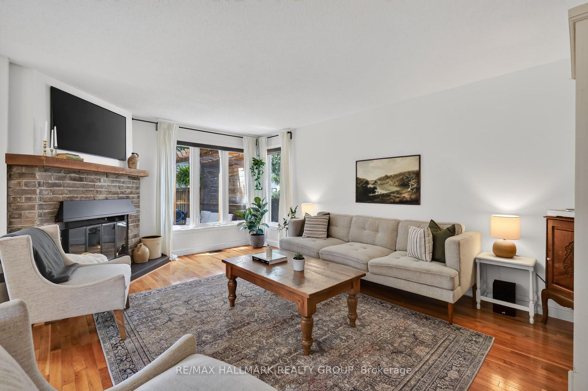 Photo 9 of 6106 Meadowhill Crescent, Ottawa, Chapel Hill — HOMEH