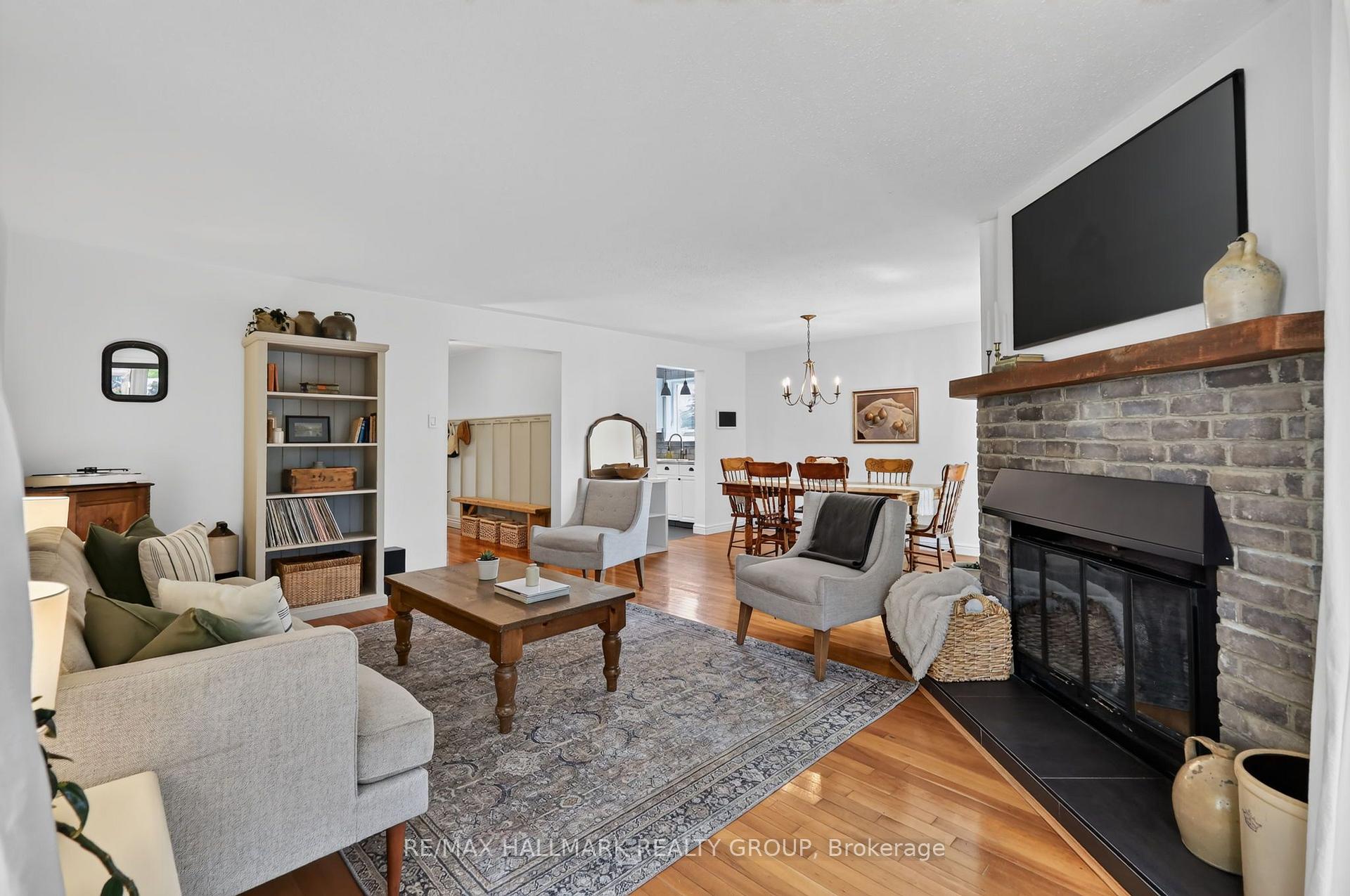 Photo 12 of 6106 Meadowhill Crescent, Ottawa, Chapel Hill — HOMEH