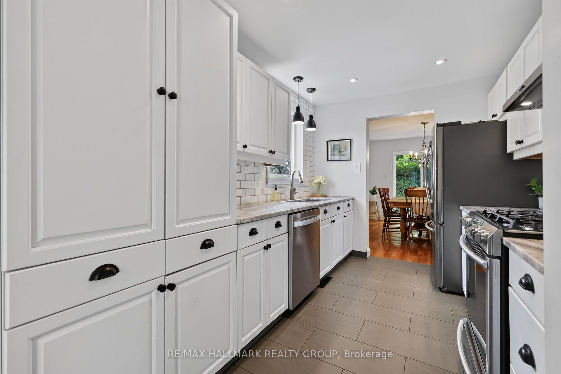 Photo 14 of 6106 Meadowhill Crescent, Ottawa, Chapel Hill — HOMEH
