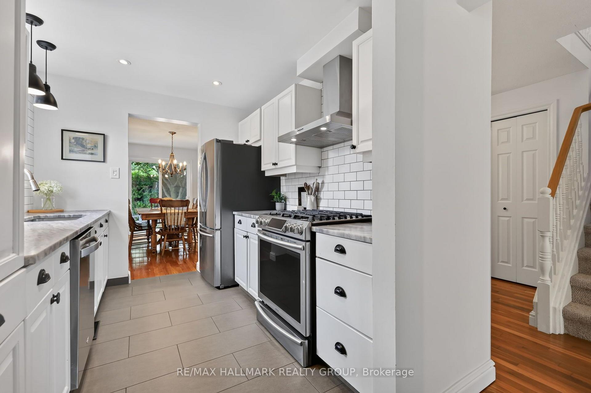 Photo 15 of 6106 Meadowhill Crescent, Ottawa, Chapel Hill — HOMEH