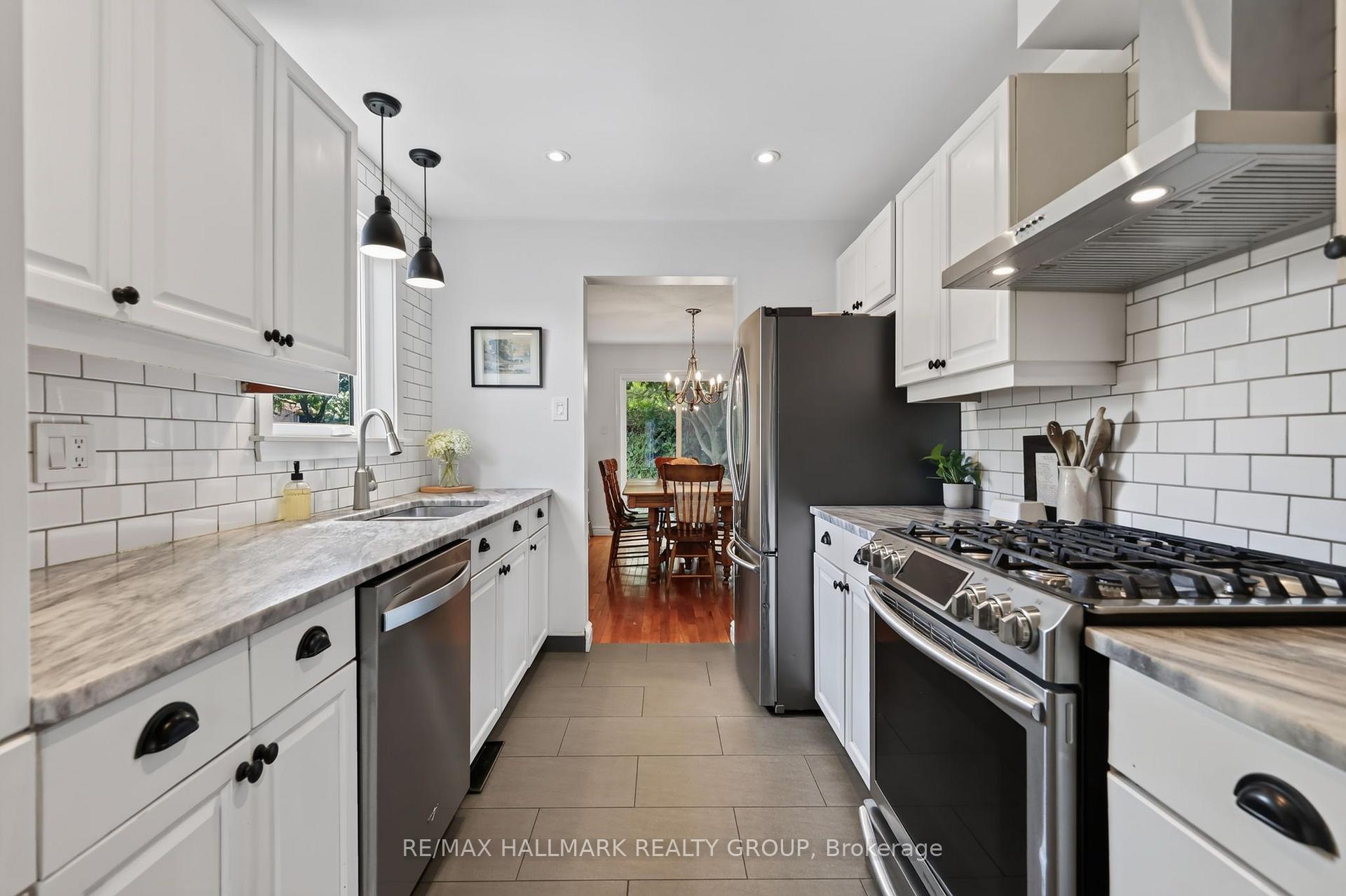 Photo 16 of 6106 Meadowhill Crescent, Ottawa, Chapel Hill — HOMEH