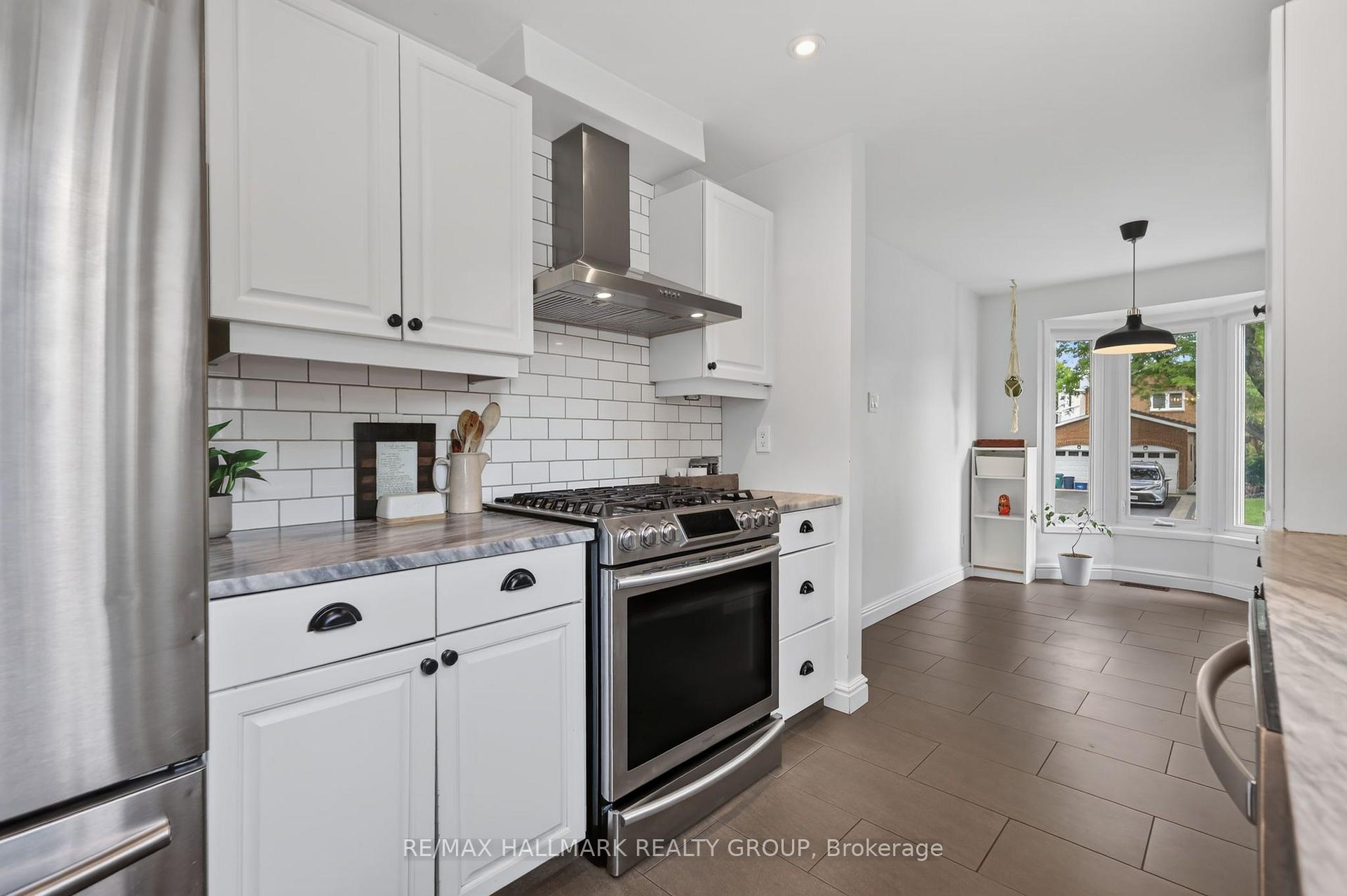 Photo 18 of 6106 Meadowhill Crescent, Ottawa, Chapel Hill — HOMEH